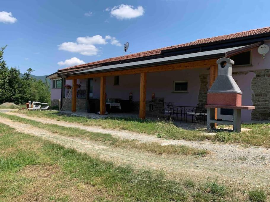 La Casa Sulla Collina Villa Varsi Екстериор снимка