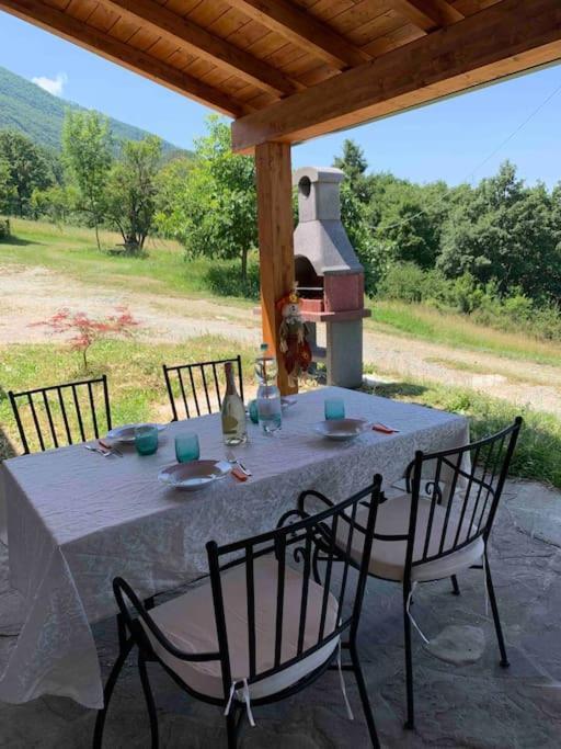 La Casa Sulla Collina Villa Varsi Екстериор снимка